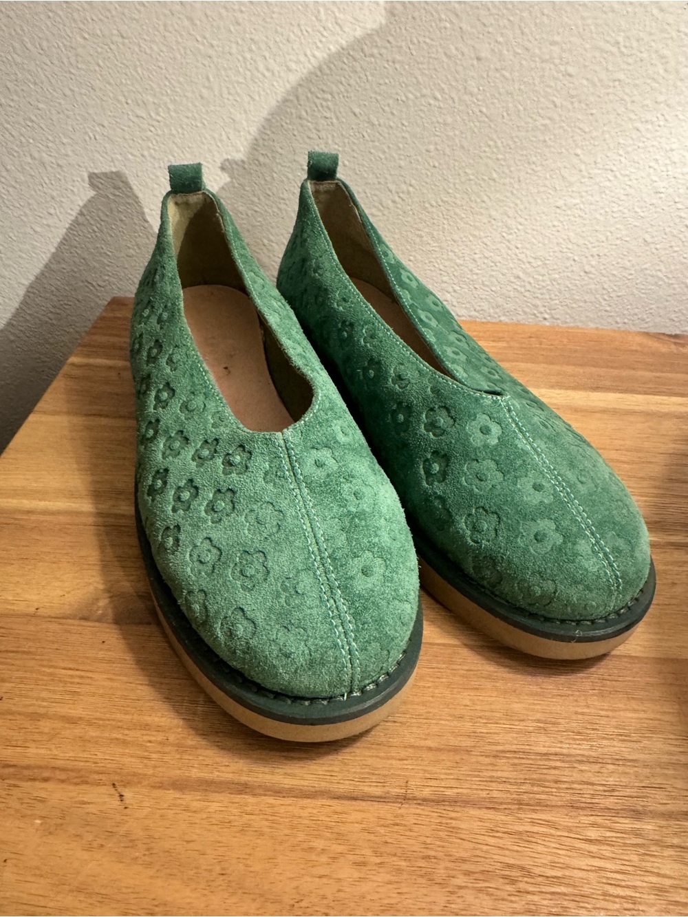 Gudrun Sjoden Myrten Floral Embossed Platform Flats Leather Size 39 US 8.5 EUC